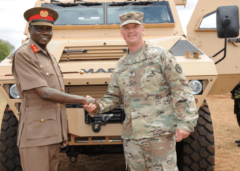 US Defense Attaché Colonel Kevin Balisky and Kenya Army Deputy Commander Major General Chepkuto at Kahawa Barracks when Kenya received 12 Armoured Personnel Carriers from the US on Tuesday