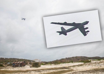 B-52 Bomber Spotted Flying Low Just Off Somali Coast