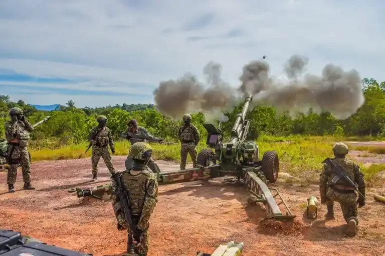 malaysian-armys-nexter-lg1-mkiii-105mm-howitzer-guns-declared-fully-operational.webp