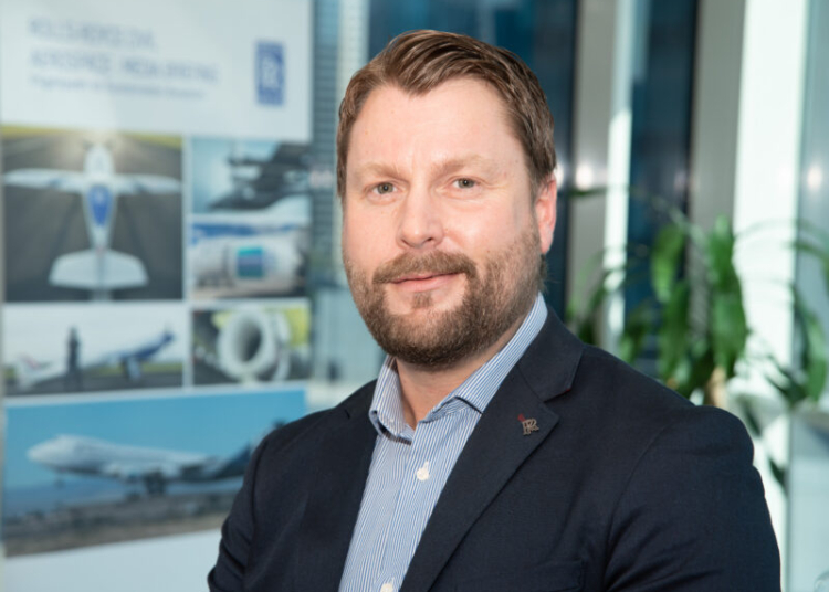 John joined Rolls-Royce over twenty years ago, in 2001, as a graduate
trainee in the Defence business. He rose to become a senior manager
before joining Civil Aerospace