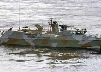 A Raptor BK-10 (Project 02450) assault boats