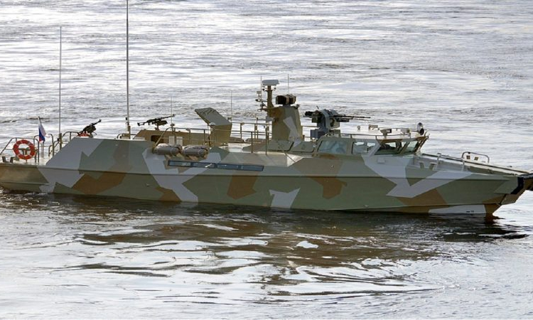A Raptor BK-10 (Project 02450) assault boats