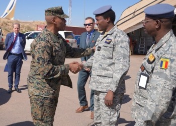 U.S. Marine Corps General Michael Langley and Sergeant Major Michael Woods from U.S. Africa Command visited Chad on January 9-10, 2024, to discuss security collaboration with Chadian military leaders. During the visit, Langley had the opportunity to congratulate the nation's first female military pilots trained on the C-208 light reconnaissance aircraft. (AFRICOM PHOTO)