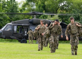 U.S. Army National Guard competitors arrive by helicopter-2025 National Best Warrior