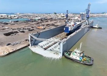 The yard features a 217-metre floating dock with a 20,100-tonne lifting capacity, enabling it to service a wide range of vessels.