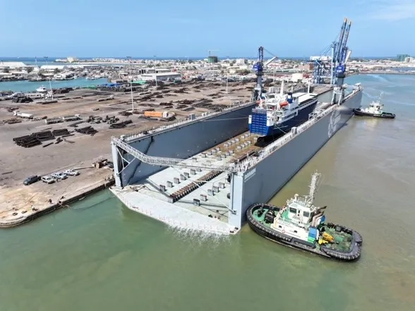 The yard features a 217-metre floating dock with a 20,100-tonne lifting capacity, enabling it to service a wide range of vessels.